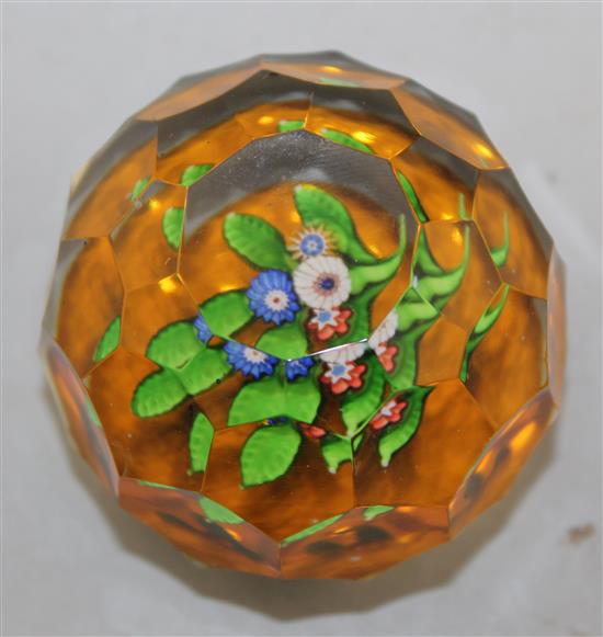 A St Louis honeycomb facetted millefiori nosegay paperweight, late 19th century, diam. 5.5cm